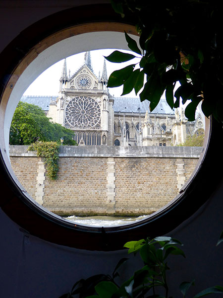 Wine Tasting Péniche Notre-Dame